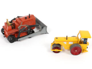 Lot 368 - DINKY TOYS (FRANCE) (2)