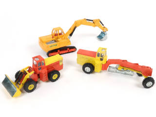 Lot 277 - DINKY TOYS (GB) (3)