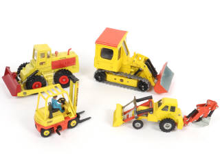 Lot 284 - DINKY TOYS (GB) (4)