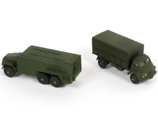 Lot 257 - DINKY TOYS (GB) (2)