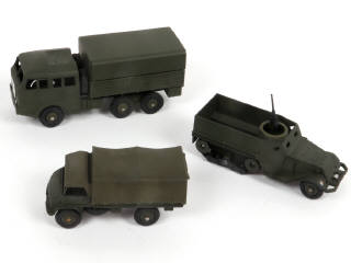 Lot 387 - DINKY TOYS (FRANCE) (3)