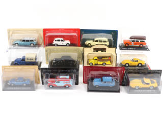 Lot 206 - DIVERS (12)