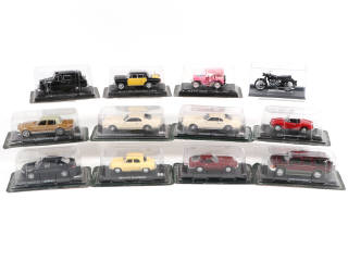 Lot 181 - DIVERS (12)