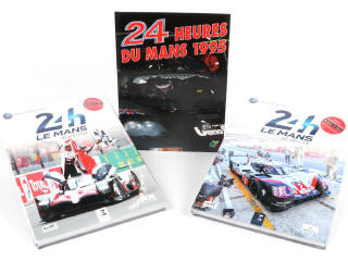 Lot 3 - DIVERS (3)