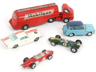 Lot 177 - CORGI TOYS (GB) (5)