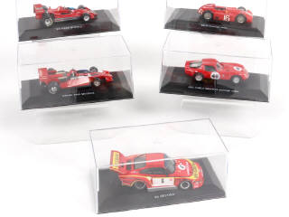 Lot 89 - DIVERS (5)