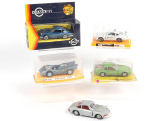 Lot 86 - DIVERS (5)