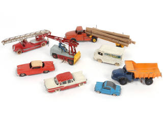 Lot 439 - DINKY TOYS (FRANCE) (8)