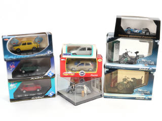 Lot 99 - DIVERS (9)