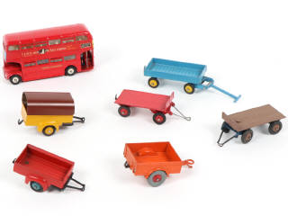 Lot 371 - DINKY TOYS (7)