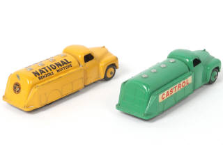 Lot 333 - DINKY TOYS (GB) (2)