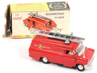 Lot 330 - DINKY TOYS (GB) (1)