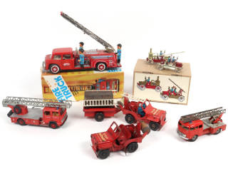 Lot 15 - DIVERS (7)