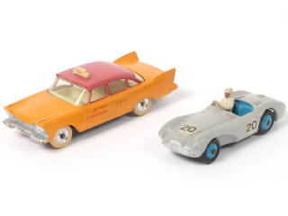 Lot 358 - DINKY TOYS (GB) (2)