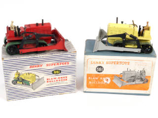 Lot 380 - DINKY TOYS (GB) (2)
