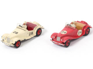 Lot 351 - DINKY TOYS (GB) (2)