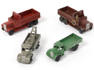 Lot 399 - DINKY TOYS (GB) (4)