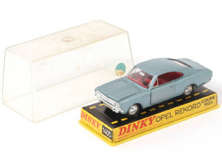 Lot 424 - DINKY TOYS (FRANCE) (1)