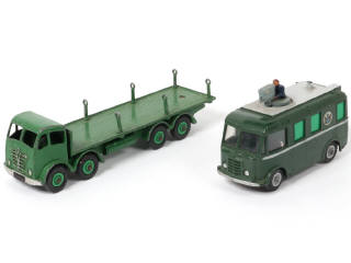 Lot 364 - DINKY TOYS (GB) (2)