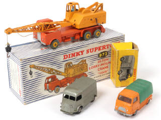 Lot 393 - DINKY TOYS (GB) (3)