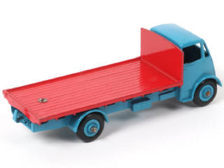 Lot 381 - DINKY TOYS (GB) (1)