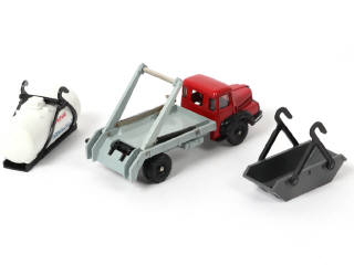 Lot 343 - DINKY TOYS (FRANCE) (1)