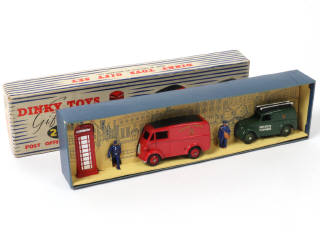 Lot 356 - DINKY TOYS (GB) (1)