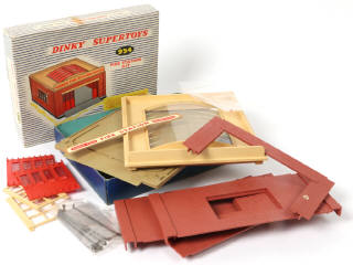 Lot 392 - DINKY TOYS (GB) (1)
