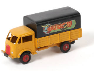Lot 303 - DINKY TOYS (FRANCE) (1)