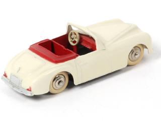 Lot 246 - DINKY TOYS (FRANCE) (1)
