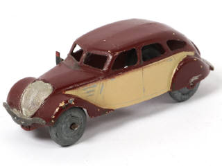 Lot 229 - DINKY TOYS (FRANCE) (1)