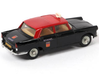 Lot 249 - DINKY TOYS (FRANCE) (1)