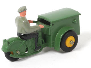 Lot 223 - DINKY TOYS (FRANCE) (1)