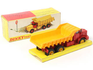 Lot 338 - DINKY TOYS (FRANCE) (1)