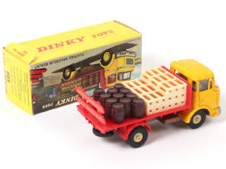 Lot 335 - DINKY TOYS (FRANCE) (1)