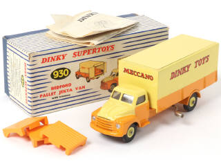 Lot 387 - DINKY TOYS (GB) (1)