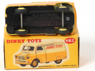 Lot 380 - DINKY TOYS (GB) (1)