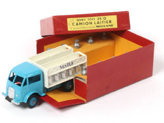 Lot 319 - DINKY TOYS (FRANCE) (1)