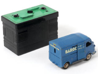 Lot 326 - DINKY TOYS (FRANCE) (1)