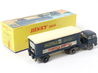 Lot 342 - DINKY TOYS (FRANCE) (1)