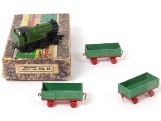 Lot 354 - DINKY TOYS (GB) (1)