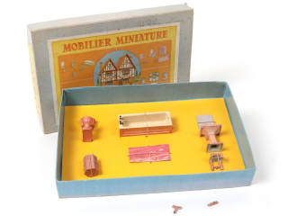 Lot 210 - DINKY TOYS (FRANCE) (1)