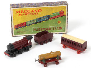 Lot 355 - DINKY TOYS (GB) (1)