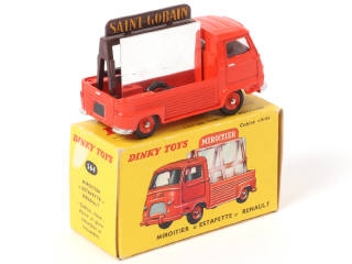 Lot 327 - DINKY TOYS (FRANCE) (1)