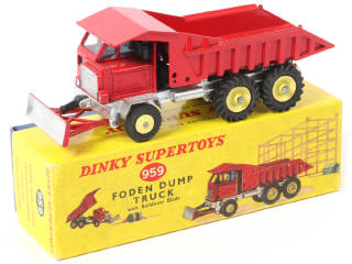 Lot 390 - DINKY TOYS (GB) (1)