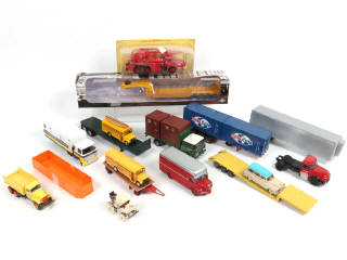 Lot 72 - DIVERS (12)