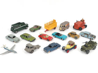 Lot 186 - DIVERS (16)