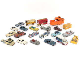 Lot 222 - DIVERS (23)