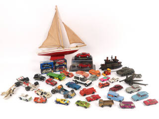 Lot 232 - DIVERS (42)