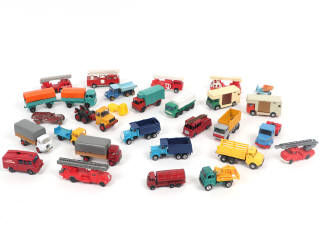 Lot 228 - DIVERS (28)